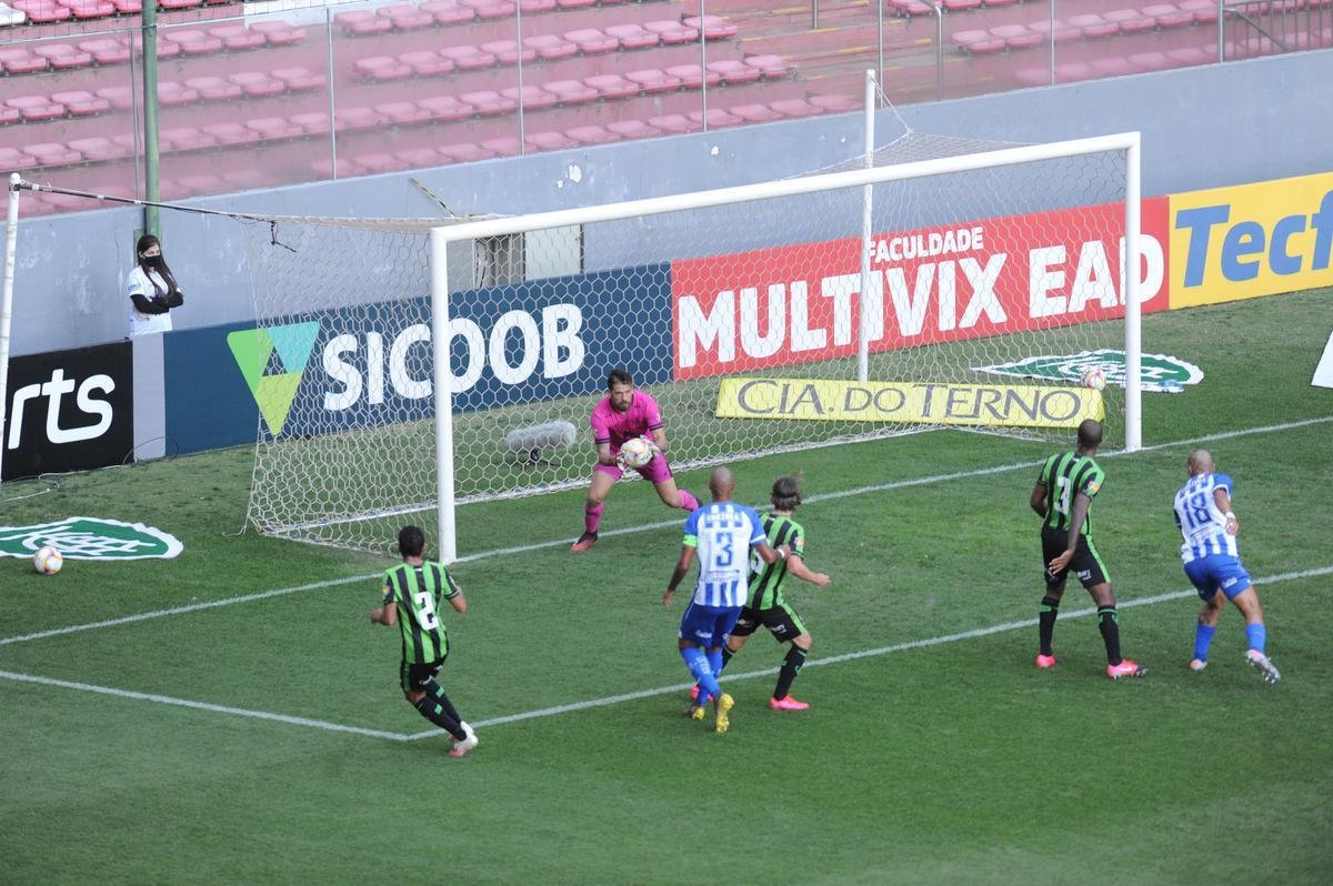 Fotos do jogo entre Amrica e CSA-AL, no Independncia, em Belo Horizonte, pela Srie B do Campeonato Brasileiro