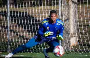 Fotos do treino do Cruzeiro na tarde desta quinta-feira (19/8), na Toca da Raposa II, em Belo Horizonte. Time fechou a preparao para enfrentar o Confiana, s 21h30 desta sexta-feira, no Mineiro