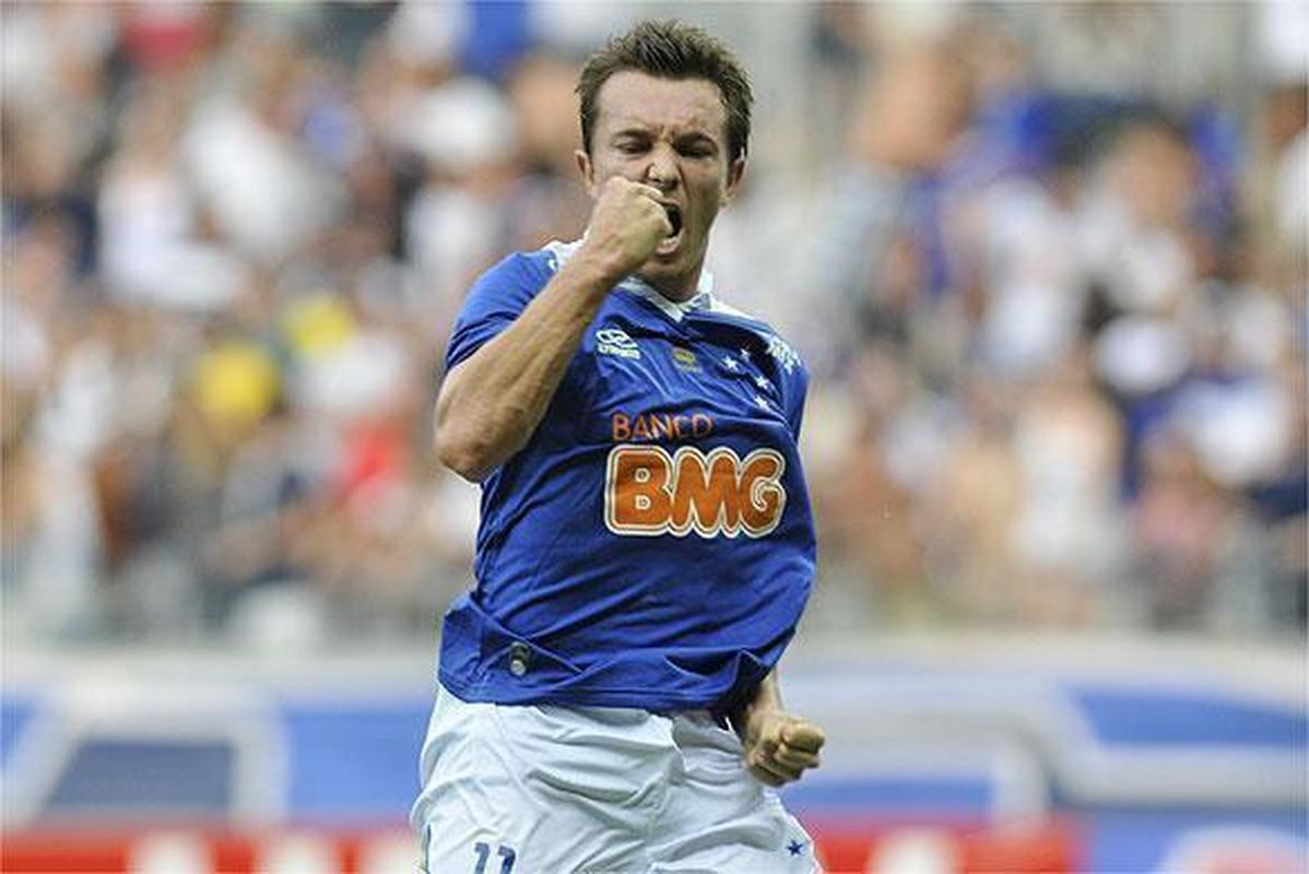 Atualmente com 40 anos, Dagoberto, atacante do Cruzeiro em 2013 e 2014, se aposentou em 2019, quando atuava pelo Londrina