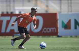 Fotos do primeiro treino de Junior Alonso no retorno ao Atltico