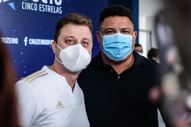 Em sua primeira visita  Toca da Raposa II, Ronaldo concedeu entrevista coletiva e teve contato com jogadores e comisso tcnica do Cruzeiro. Ele tambm se encontrou com scios da categoria Diamante.