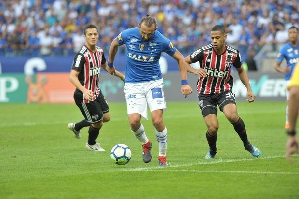Fotos do jogo entre Cruzeiro e So Paulo