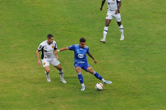 Fotos do jogo entre Cruzeiro e Sport, no Mineiro, em Belo Horizonte, pela 15 rodada da Srie B do Campeonato Brasileiro (28/6/2022)