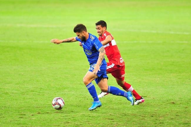 Cruzeiro e CRB se enfrentaram no Mineir�o