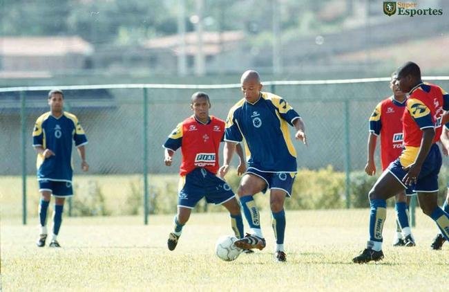 Imagens da Toca da Raposa I em 2000, ano da chegada do tcnico Luiz Felipe Scolari