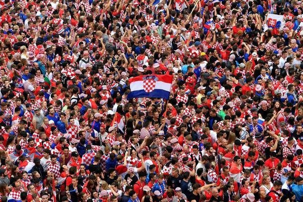 Torcedores croatas lotaram as ruas da capital Zagreb para assistir  final da Copa do Mundo