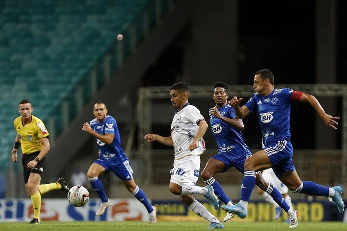 Fotos da partida entre Bahia e Cruzeiro, na Fonte Nova, em Salvador, pela primeira rodada da Srie B de 2022