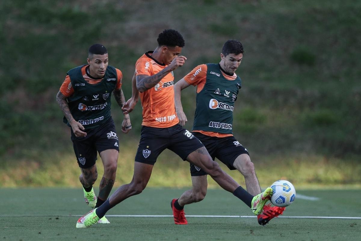 Fotos do primeiro treino de Diego Costa pelo Atltico