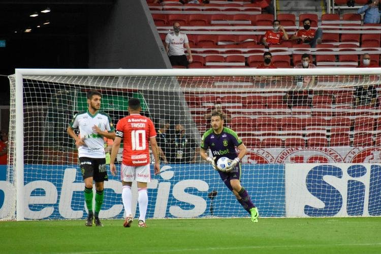 América foi batido pelo Internacional por 3 a 1, em Porto Alegre, pelo Brasileirão