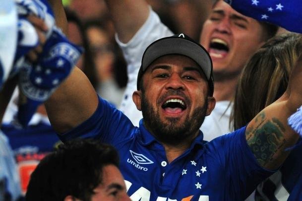 No segundo tempo, Flamengo saiu na frente, com Lucas Paquet. Aos 38, Arrascaeta empatou e fez a alegria da torcida cruzeirense no Maracan