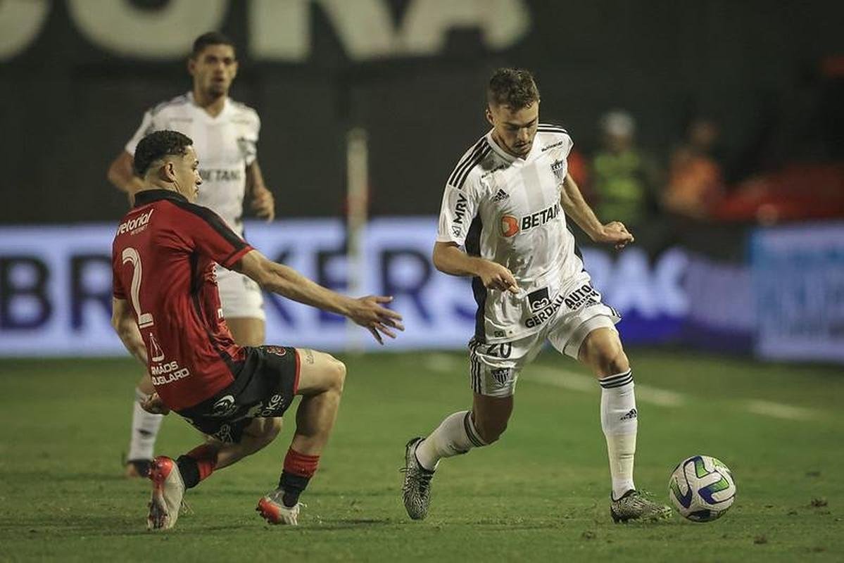 Nesta quarta-feira (26/4), o Atltico visitou o Brasil de Pelotas no Estdio Bento de Freitas, em Pelotas, pela terceira fase da Copa do Brasil.