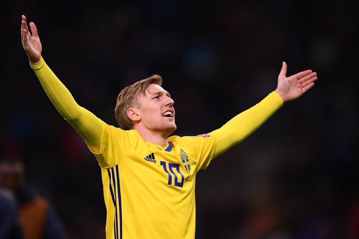 Festa da Sucia com a conquista da vaga na Copa de 2018 sobre a tradicional Itlia