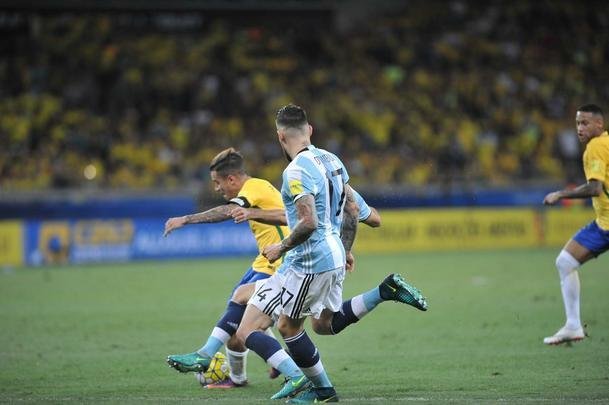 Phillippe Coutinho marcou o primeiro gol do Brasil no Mineiro