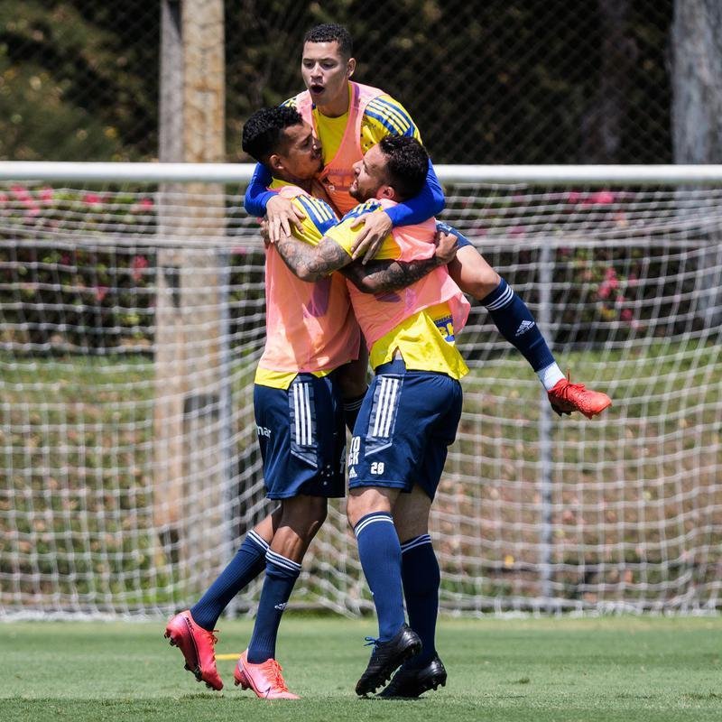 Treino acometeu em clima de descontrao no fechamento da preparao para o jogo deste domingo  