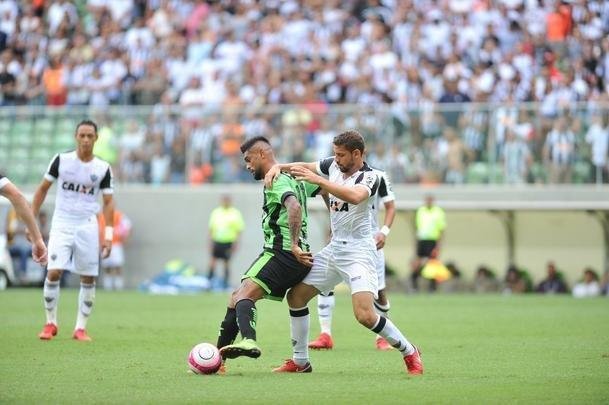 Imagens do primeiro tempo do clssico entre Amrica e Atltico, no Independncia