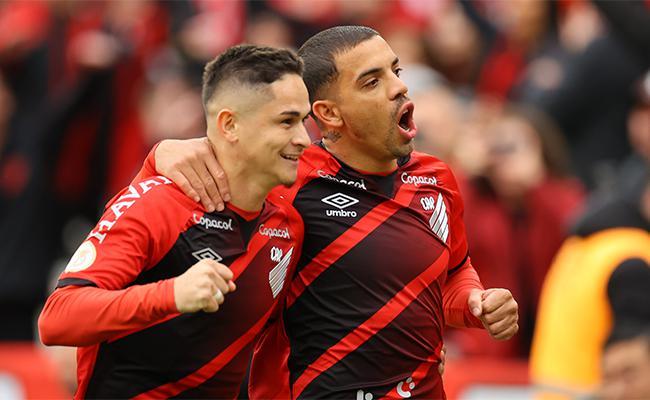 David Terans brilhou com dois gols marcados