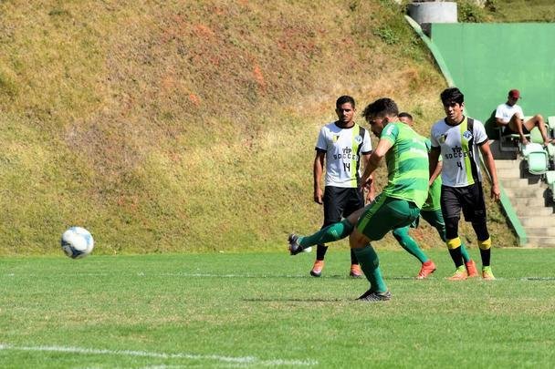 Imagens do jogo-treino do Amrica contra o Inter de Minas