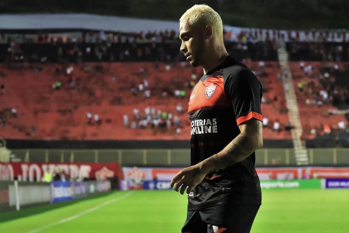 Vitória derrotou Atlético por 1 a 0, no Barradão, com gol de Léo Ceará