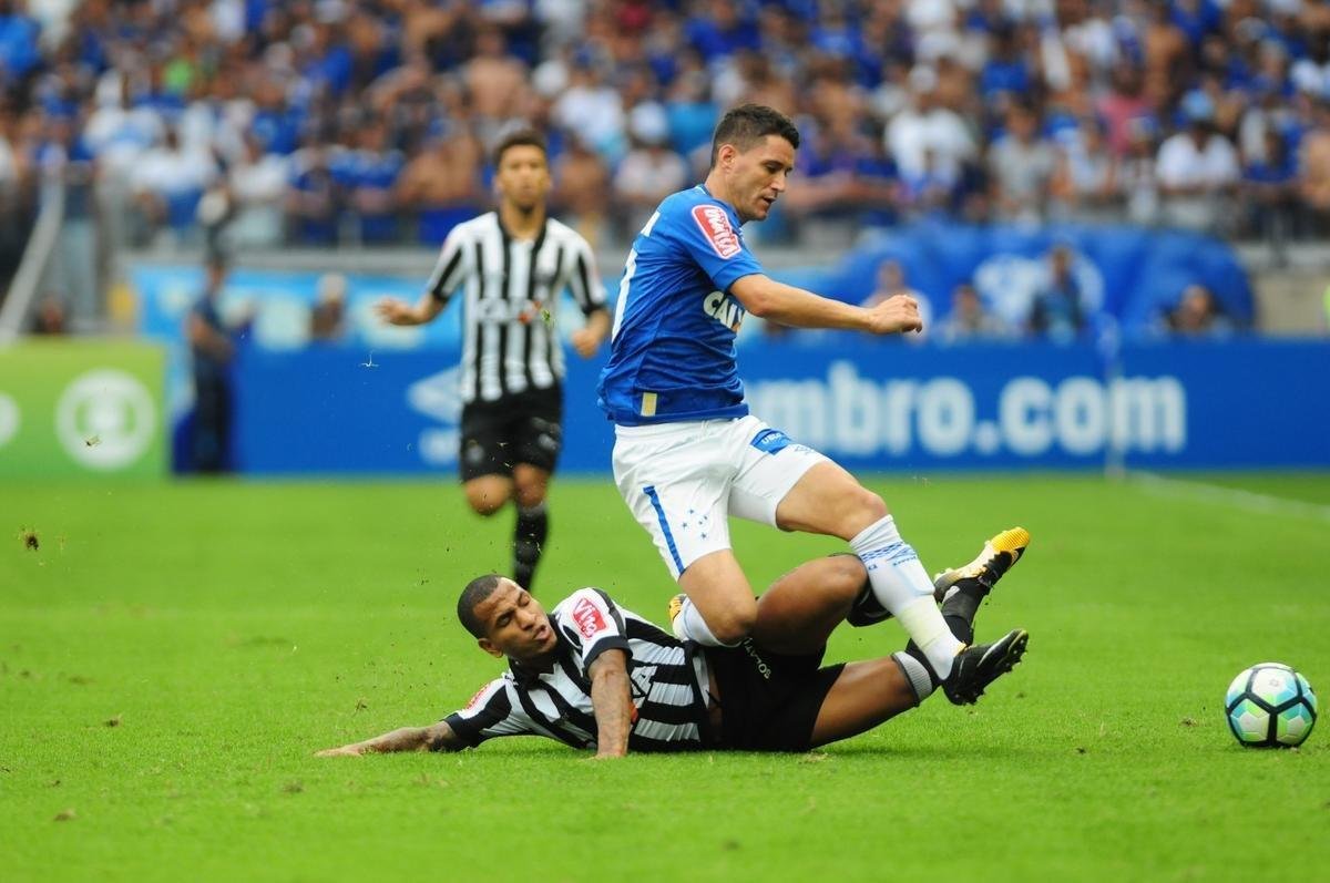 Imagens do clssico entre Cruzeiro e Atltico, pela 30 rodada da Srie A, no Mineiro