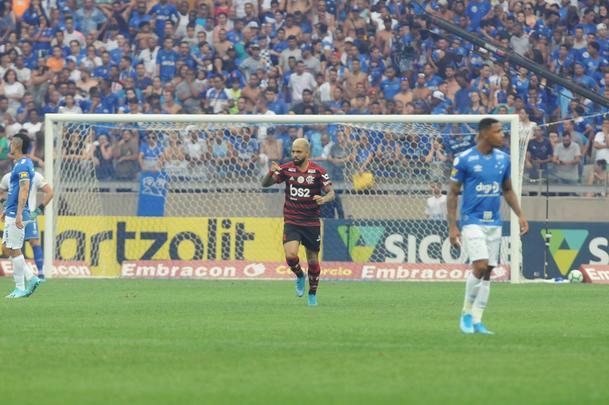 Cruzeiro e Flamengo se enfrentaram pela 20 rodada do Campeonato Brasileiro