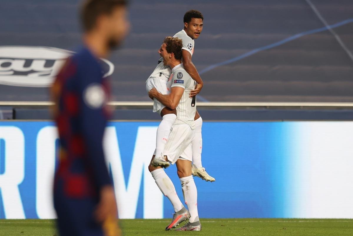 Bayern de Munique goleia Barcelona por 8 a 2 e vai  semifinal da Liga dos Campees 