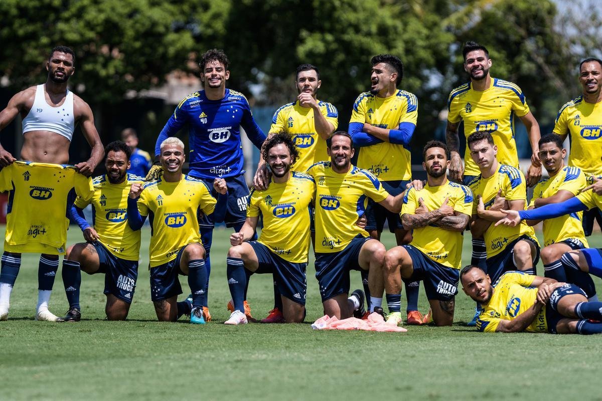 Treino acometeu em clima de descontrao no fechamento da preparao para o jogo deste domingo  