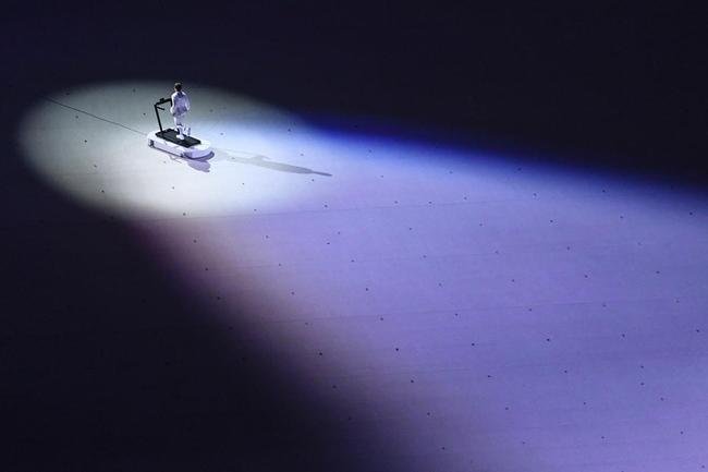 Imagens da cerimnia de abertura dos Jogos Olmpicos de 2020, no Estdio Olmpico de Tquio