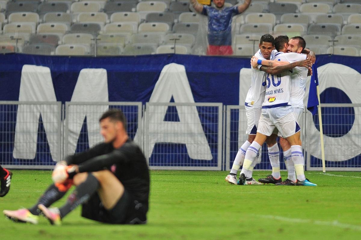 Cruzeiro vence Boa Esporte e segue invicto e lder do Campeonato Mineiro 