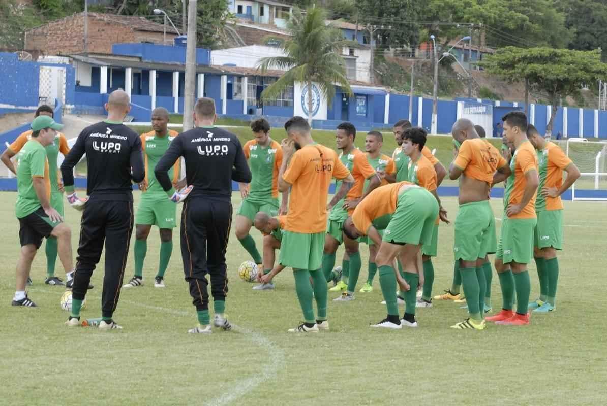 Amrica treina em Macei, no campo do CSA, para enfrentar o Murici-AL, pela Copa do Brasil