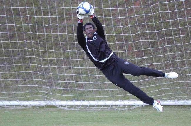 Aranha - 2009: foi contratado pelo Atltico em maio de 2009. Ele nunca conseguiu conquistar a confiana do torcida atleticana. Aranha disputou 39 jogos com a camisa alvinegra e sofreu 43 gols. Deixou o Galo no fim de 2010 e acertou com Santos.