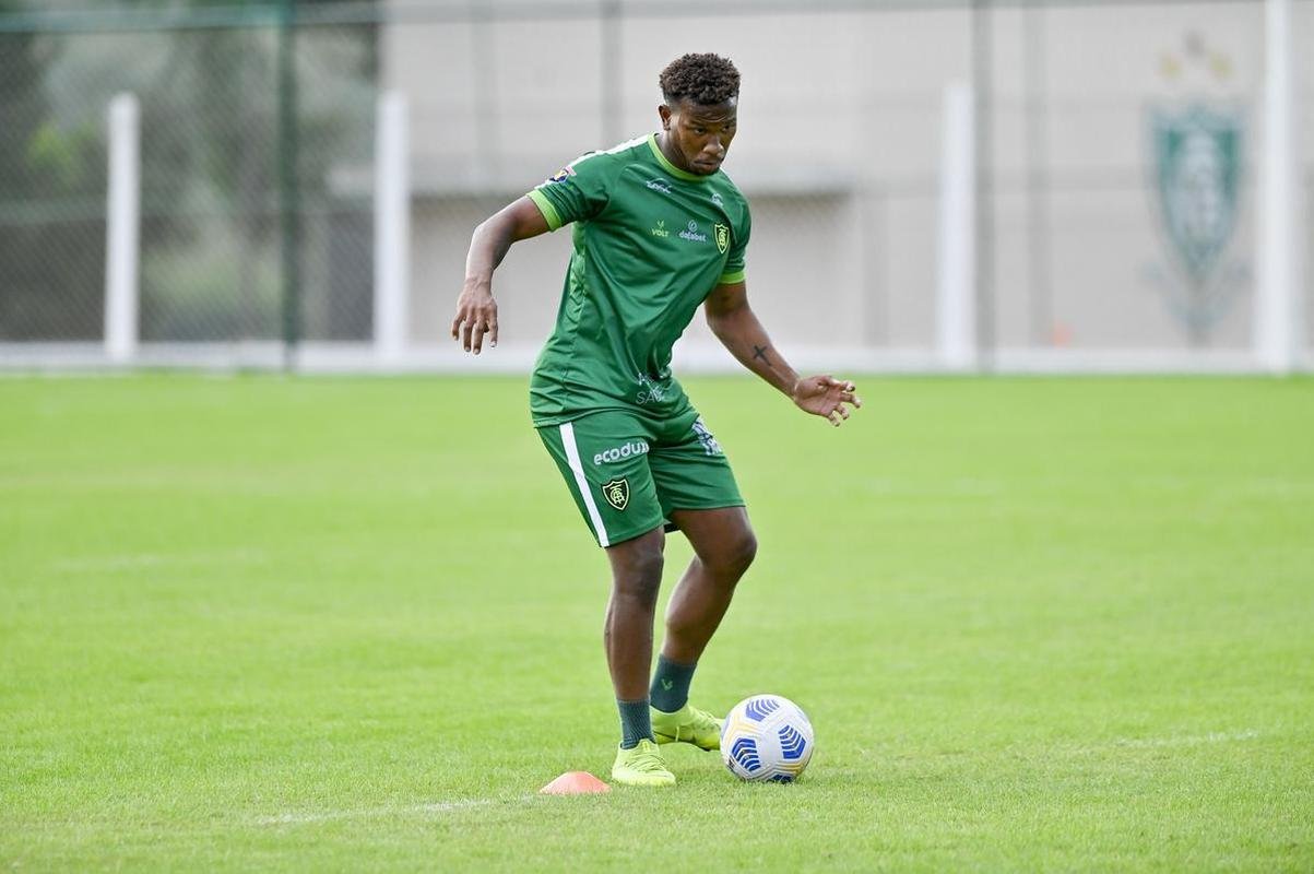 Mancini comandou primeiras atividades no Coelho nesta semana