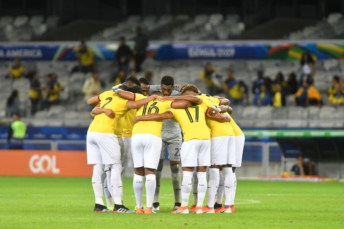 Fotos de Uruguai x Equador, no Mineiro