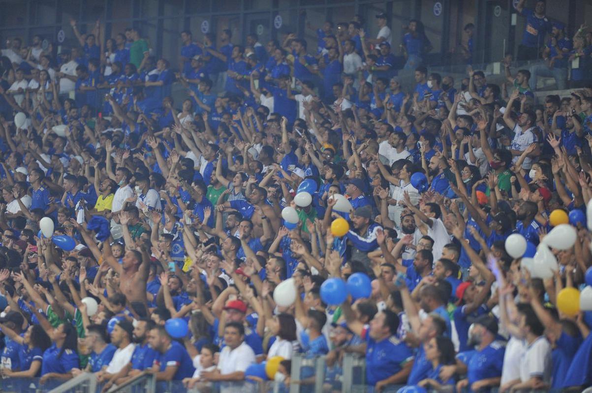 Torcida do Cruzeiro lotou Mineiro na partida contra o Nutico nas despedidas de Rafael Sobis e Ariel Cabral