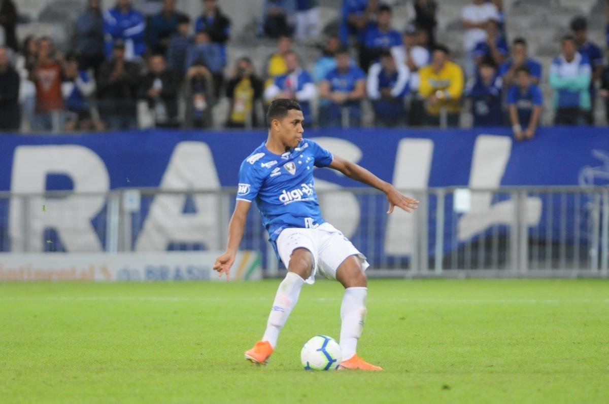 Depois de empate por 2 a 2 no tempo normal, Cruzeiro derrotou Fluminense por 3 a 1 nos pnaltis e avanou s quartas de final da Copa do Brasil. Fbio pegou uma cobrana; Sass, Pedro Rocha e Thiago Neves converteram para a Raposa