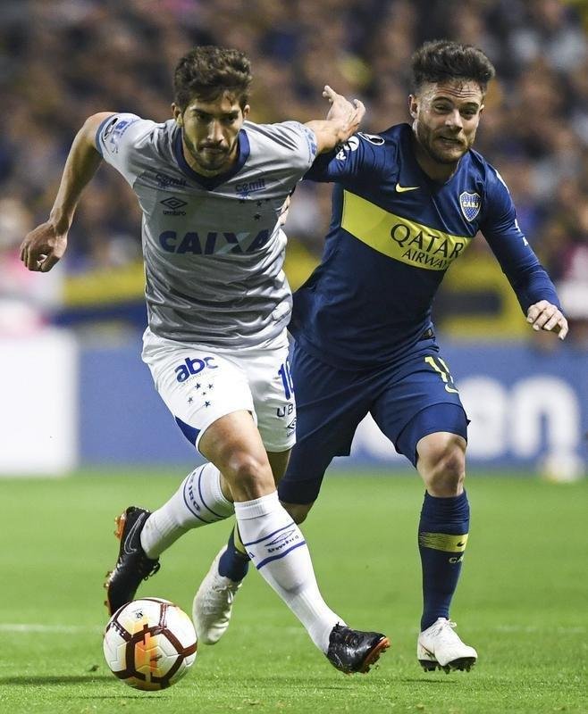 Boca Juniors abriu o placar no primeiro tempo, com um gol de Zrate, aps passe de Prez: 1 a 0