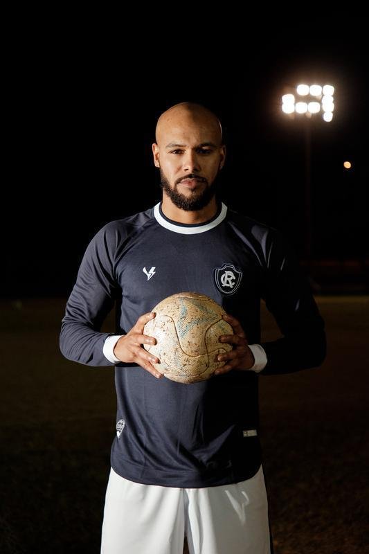 Camisas com mangas longas de Amrica, Botafogo-SP, CSA, Cricima, Figueirense, Remo, Santa Cruz e Vitria