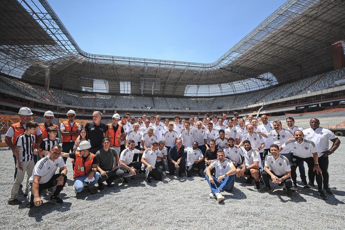 Na manh deste sbado (24/9), jogadores, comisso tcnica e diretoria do Atltico visitaram as obras da Arena MRV, futura casa do Galo.