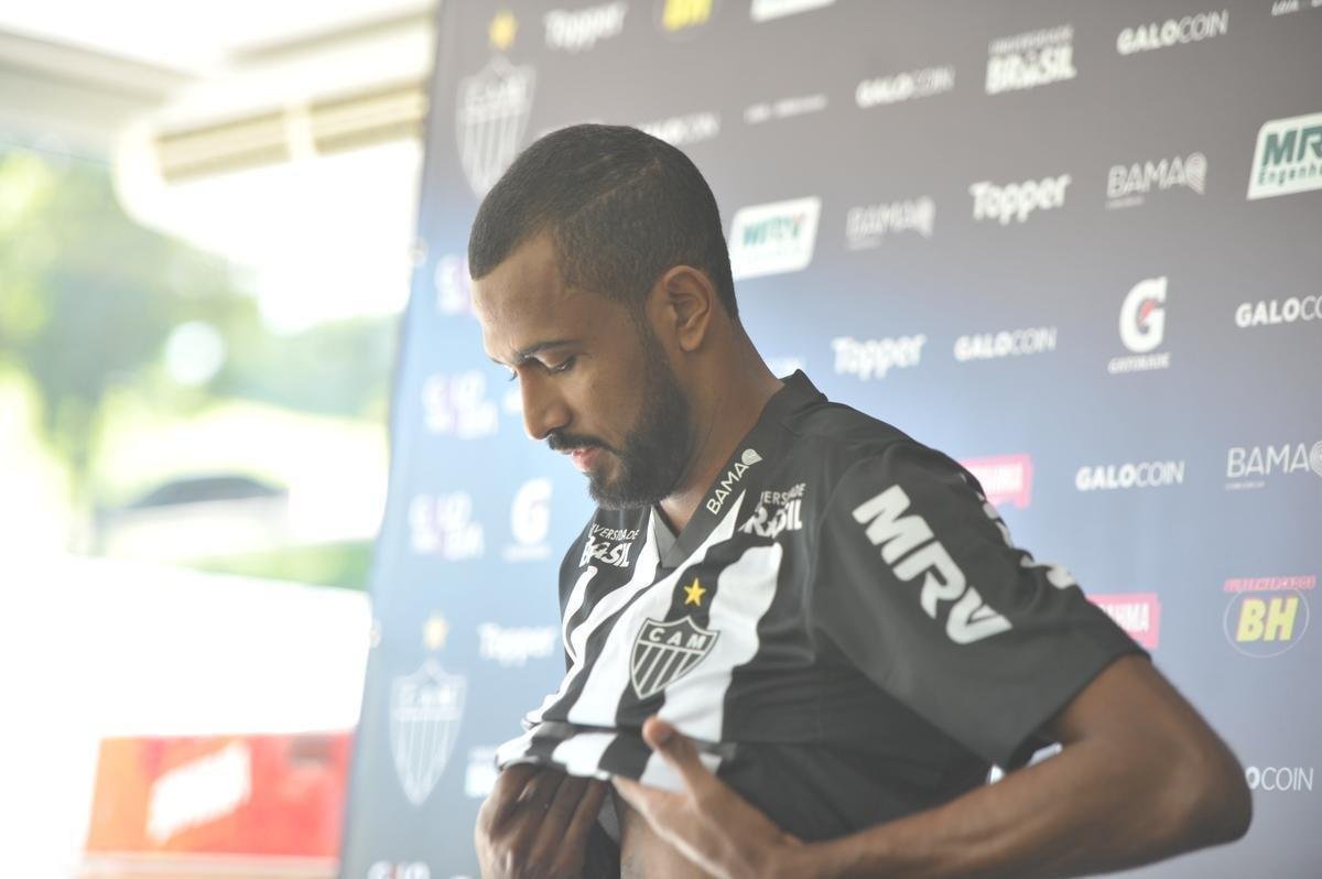 Imagens da apresentao de Maicon Bolt no Atltico