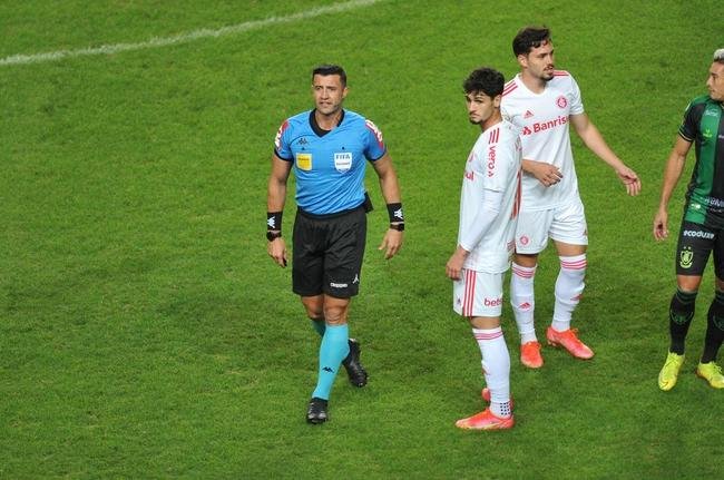 Fotos do jogo entre Amrica e Internacional, no Independncia, em Belo Horizonte, pela stima rodada da Srie A do Campeonato Brasileiro de 2021
