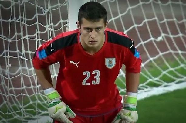 12 - Matas Dufour: mais um jovem criado na base do clube uruguaio. Tem apenas 19 anos e  goleiro.