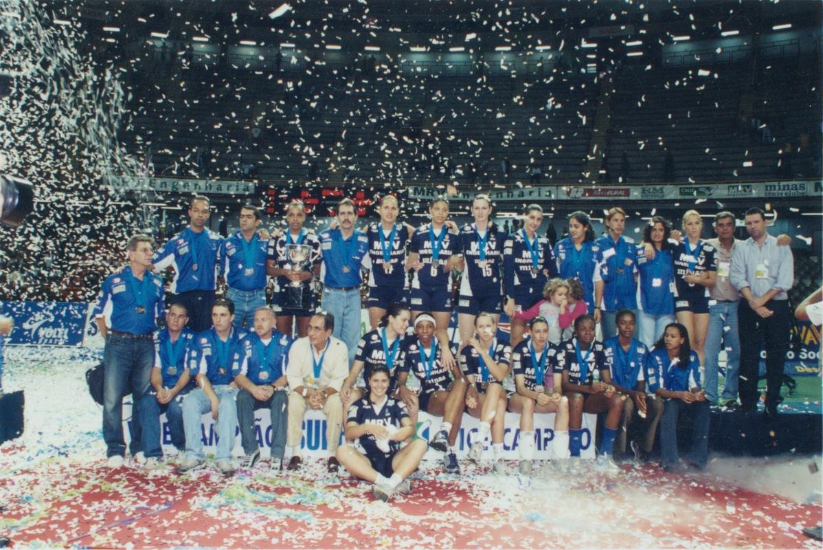 Fotos histricas de Sheilla em sua trajetria pelo vlei do Minas