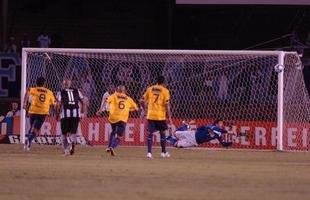 No ltimo jogo entre Cruzeiro e Botafogo no Mineiro, o goleiro Fbio defendeu um pnalti cobrado por Renato Caj e o Cruzeiro venceu por 1 a 0, em 2010, pouco antes do fechamento do estdio para reformas
