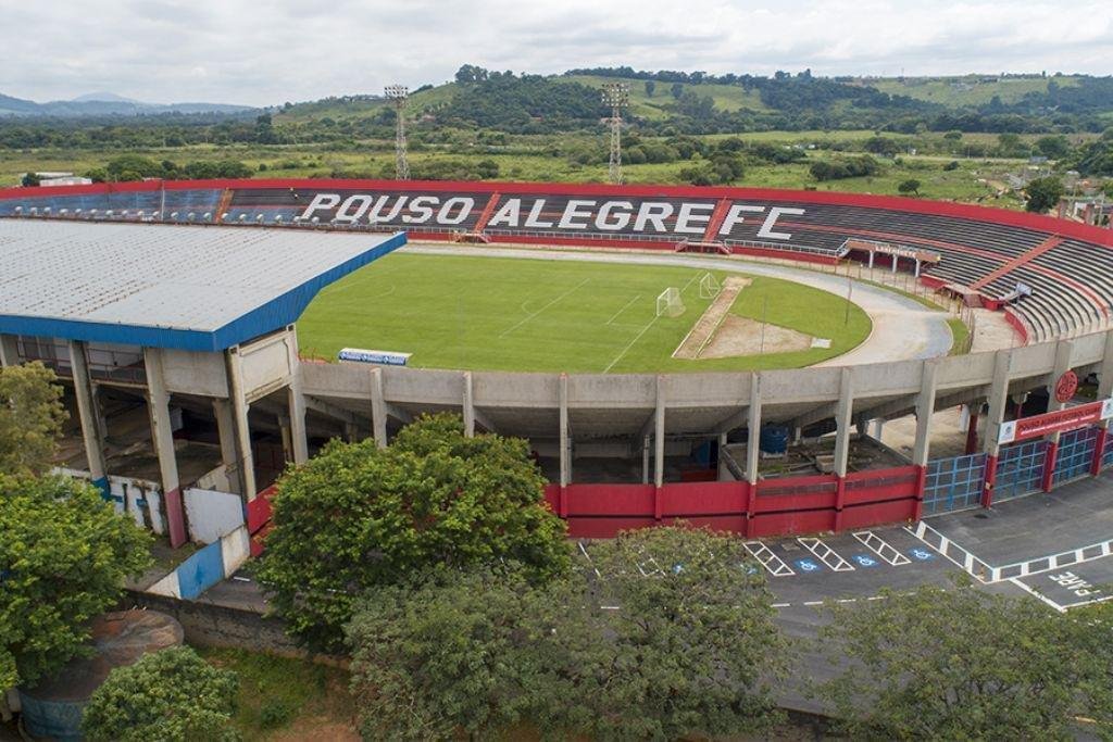 O estdio Irmo Gino Maria Rossi, tambm chamado de Manduzo, tem aproximadamente 26 mil lugares. O Pouso Alegre, clube da cidade homnima, utiliza a praa esportiva.