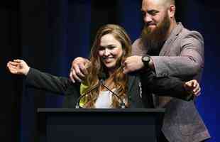 Ex-campe do peso galo, Ronda Rousey se tornou primeira mulher a entrar para o Hall da Fama do UFC
