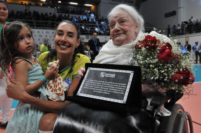 Arena Minas recebeu grande pblico na despedida da ex-oposta Sheilla