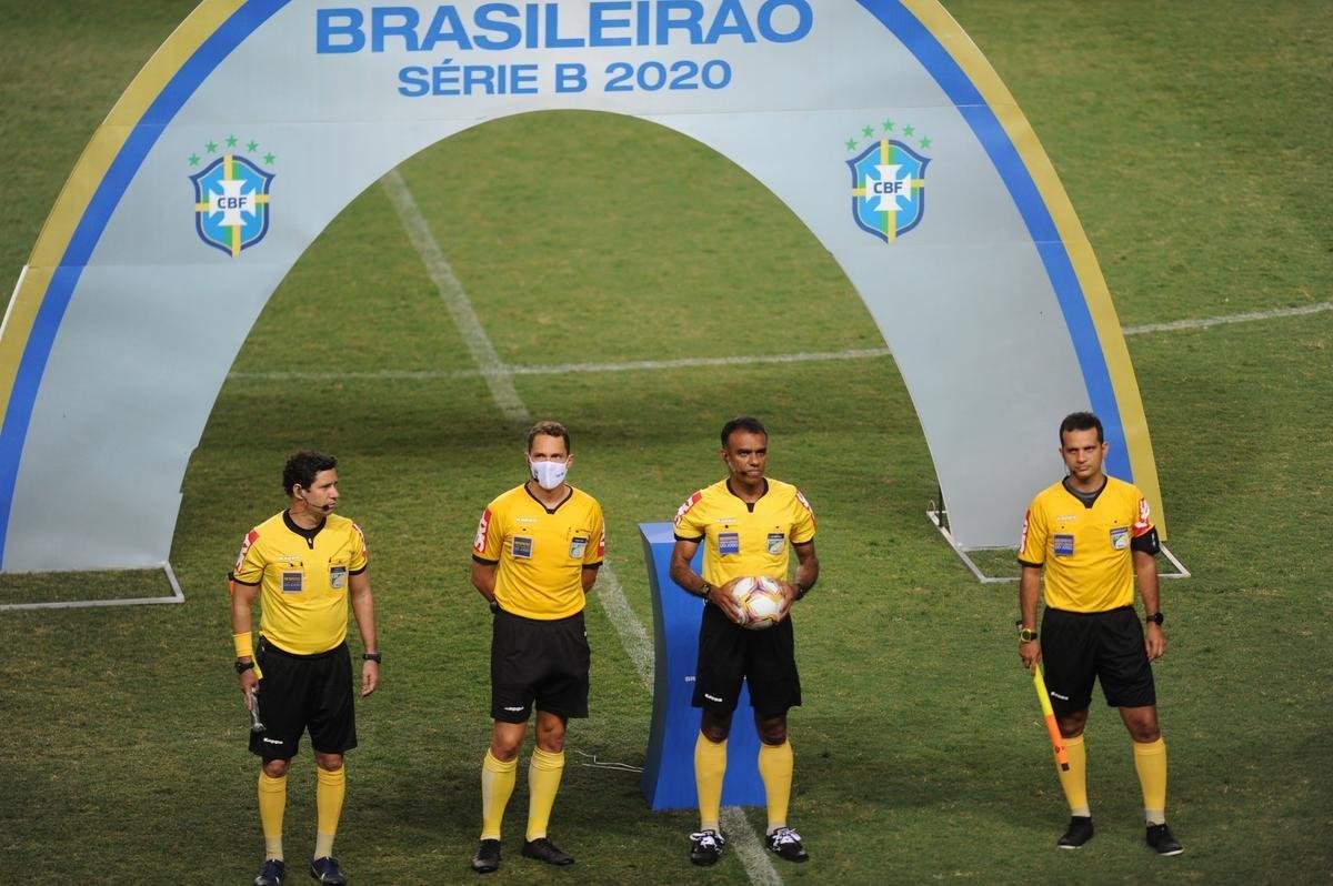 Fotos do jogo entre Amrica e Cruzeiro, no Independncia, em Belo Horizonte, pela 25 rodada da Srie B do Brasileiro
