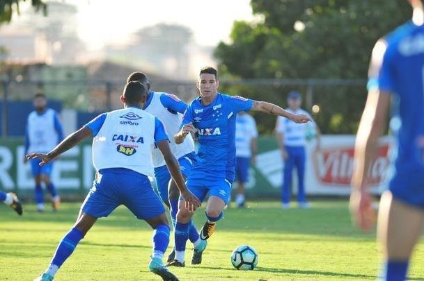 Imagens do treino do Cruzeiro desta quinta-feira, na Toca da Raposa II (Alexandre Guzanshe/EM D.A Press)