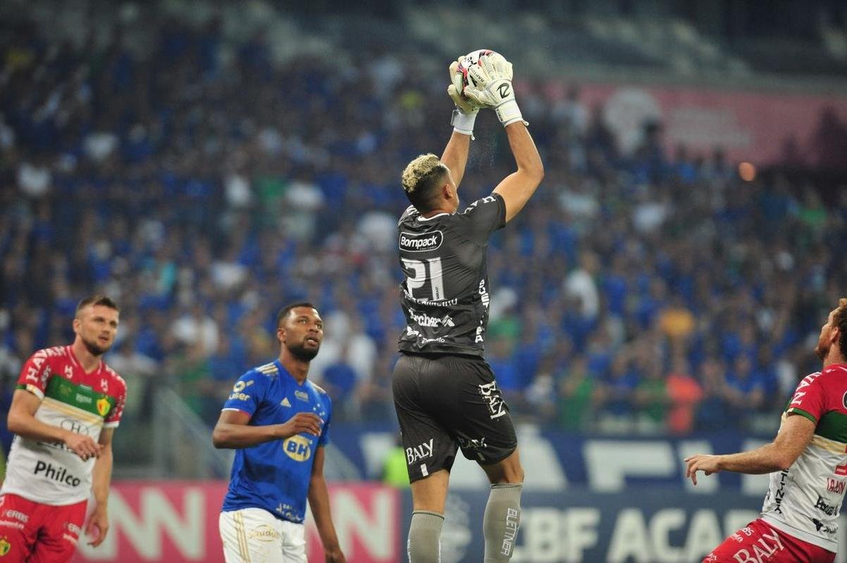 Fotos da partida entre Cruzeiro e Brusque, no Mineiro, em BH, pela 35 rodada da Srie B do Brasileiro