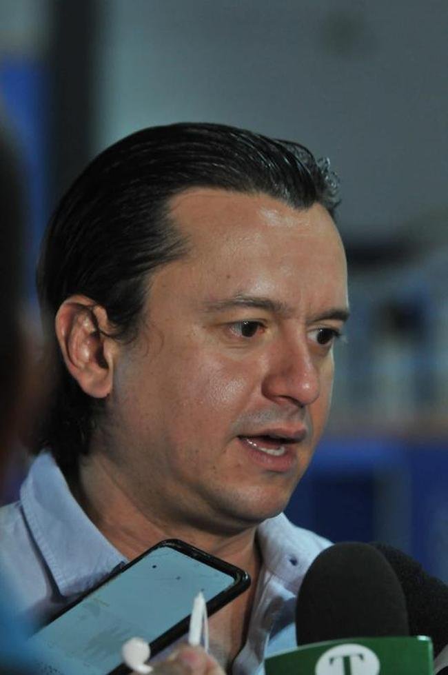 Conselheiros e associados do Cruzeiro durante votao de mudana do Estatuto do clube. Assembleia geral autorizou venda de at 90% das aes da SAF para investidores. Houve festa dos cruzeirenses no Parque Esportivo do Barro Preto, em BH, devido  possibilidade de chegada de recursos para tornar o futebol mais competitivo a partir de 2022.