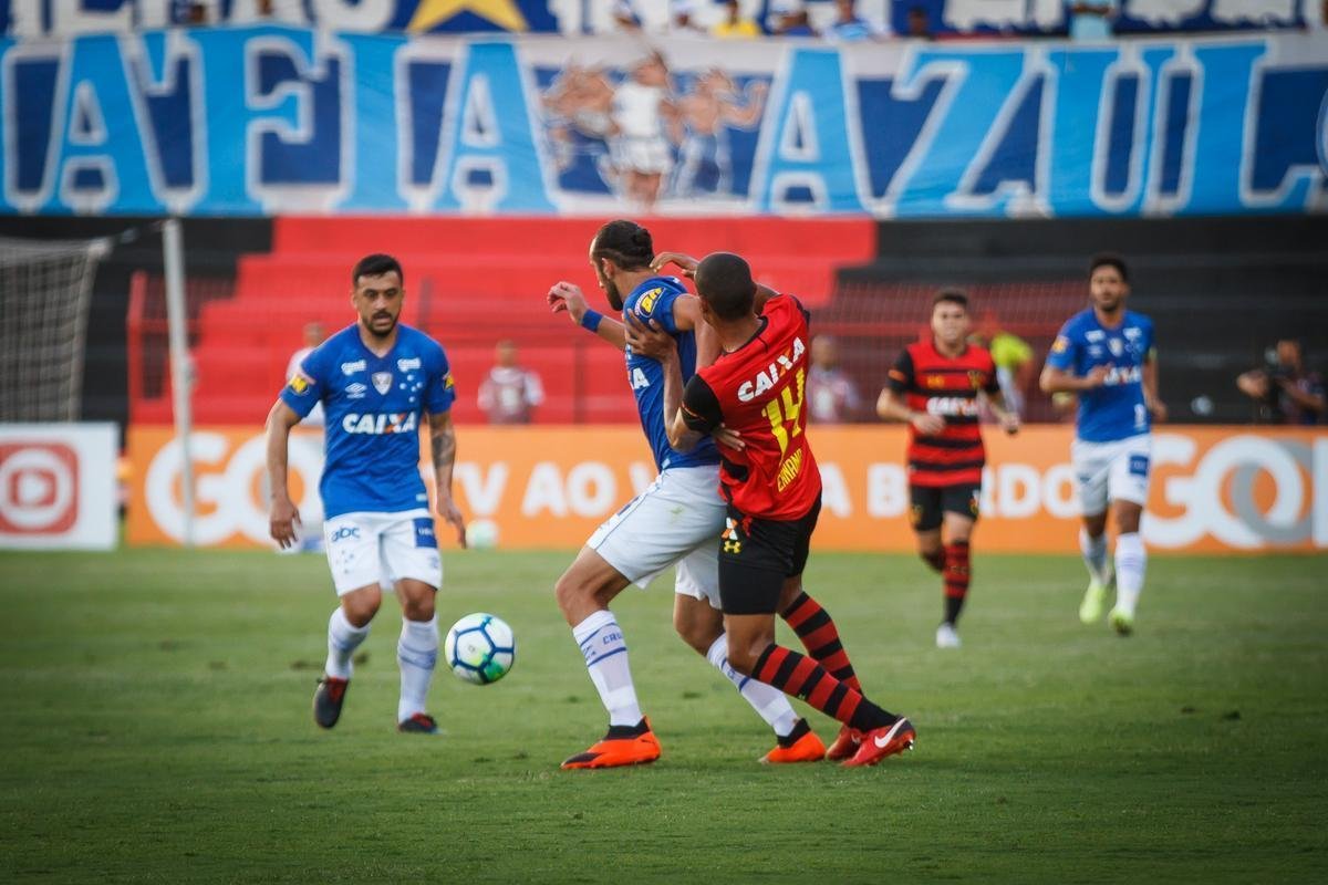 Fotos de Sport x Cruzeiro, na Ilha do Retiro, pela 24 rodada do Campeonato Brasileiro